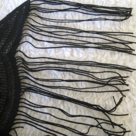 Triangle Lace Fringed Shawl - Picture 4 of 7